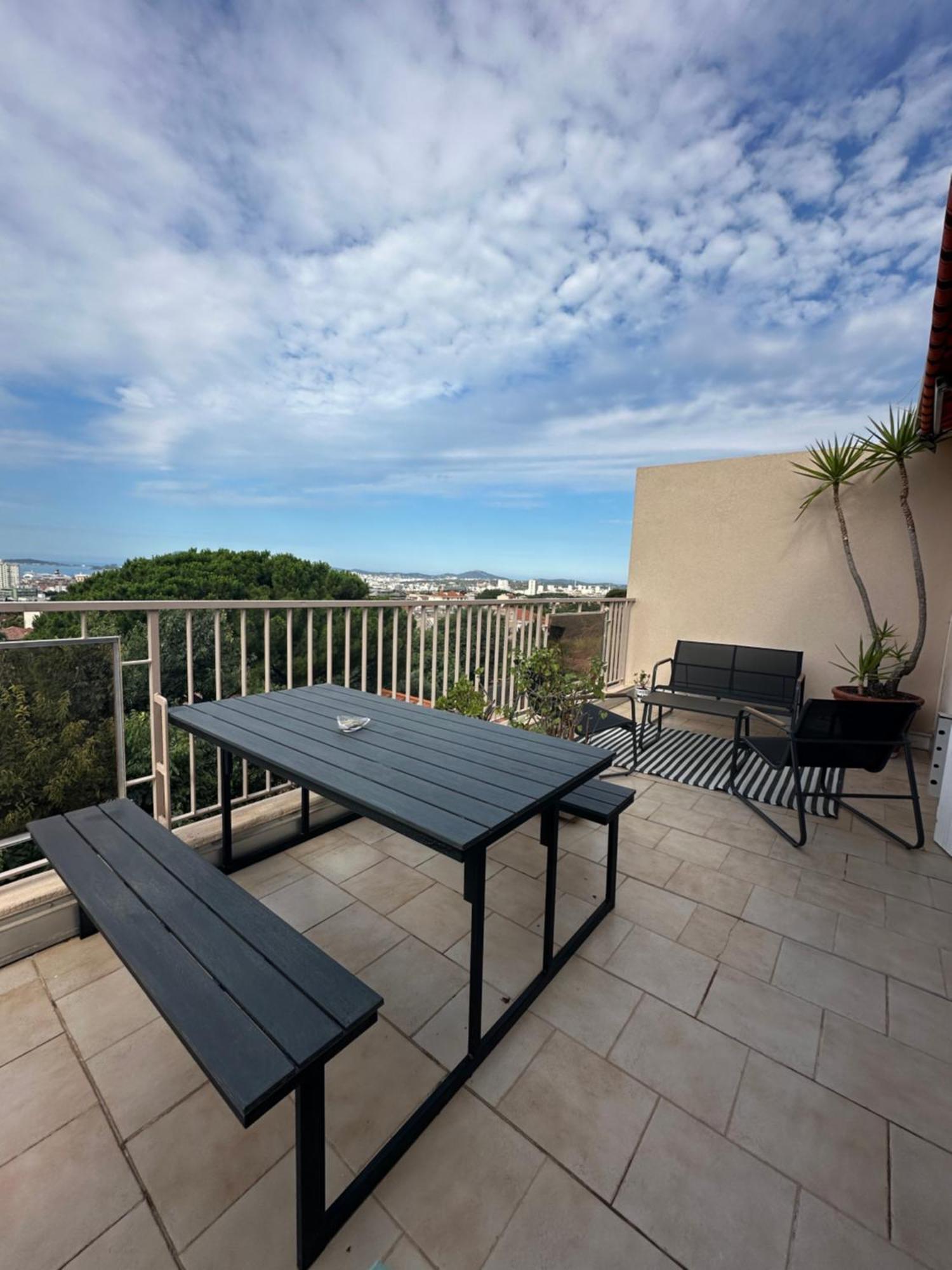 T4 Avec Terrasse Et Garage Prive Leilighet Toulon Eksteriør bilde