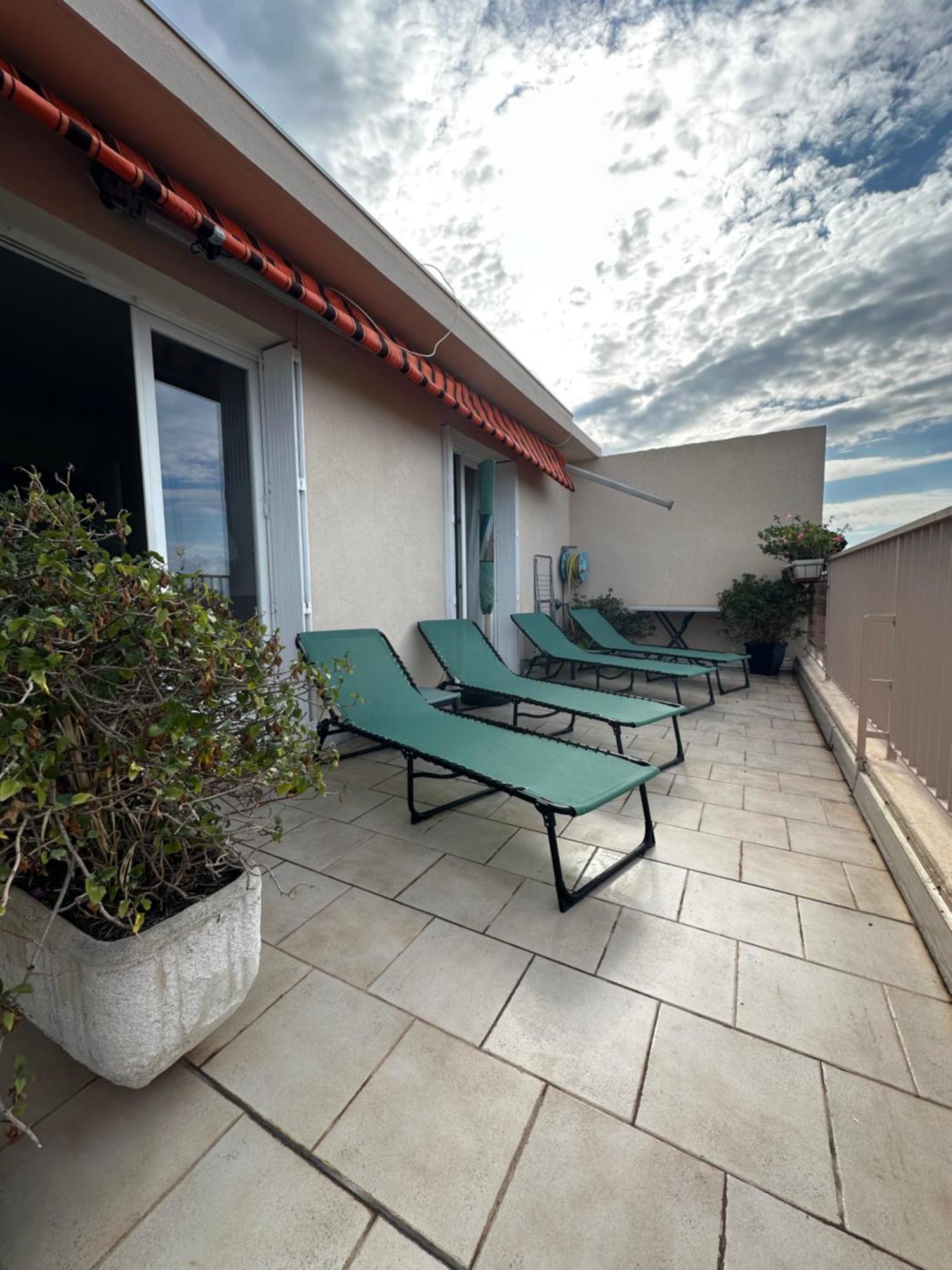 T4 Avec Terrasse Et Garage Prive Leilighet Toulon Eksteriør bilde